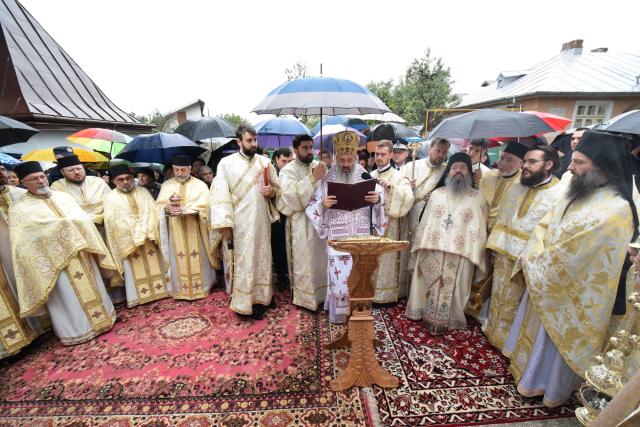 „Cuvântul lui Dumnezeu este sămânță; intră în inima noastră și se înrădăcinează acolo”