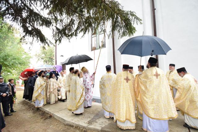 „Cuvântul lui Dumnezeu este sămânță; intră în inima noastră și se înrădăcinează acolo”