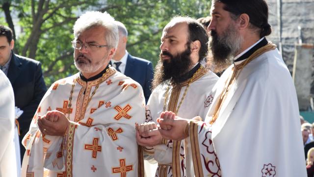 10.000 de credincioși și 4 ierarhi, la sfințirea catedralei din Suceava
