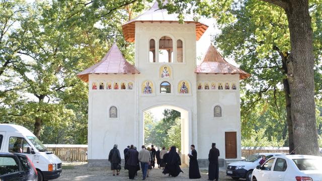 „Dacă omul nu este în legătură cu Biserica, credința sa în Dumnezeu este mincinoasă”