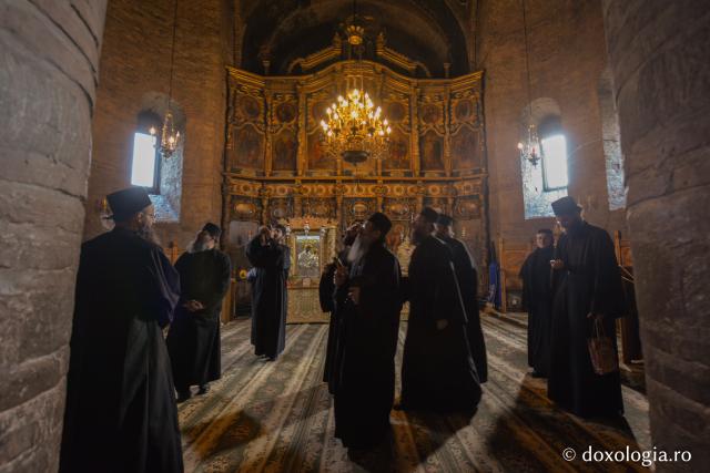 (Foto) Vizita Stareţului Elisei Simonopetritul la mănăstirile din Moldova şi Bucovina