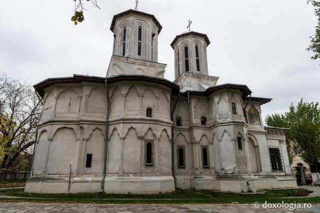 (Foto) Frescele Bisericii „Sfântul Haralambie” Flămânda din Bucureşti