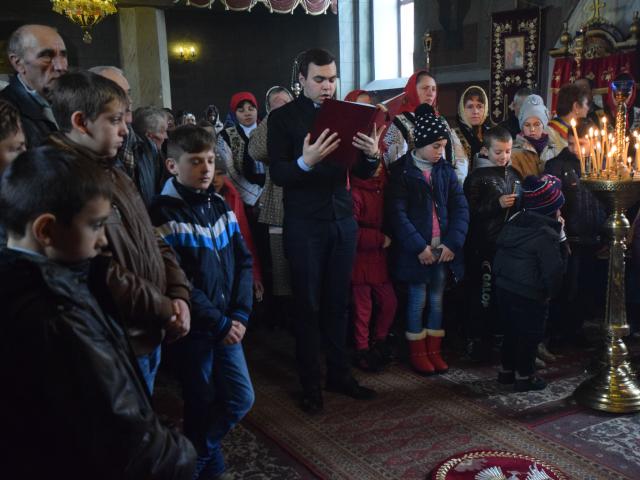 IPS Mitropolit Teofan a oficiat Taina Botezului pentru pruncul Matei-Nectarie