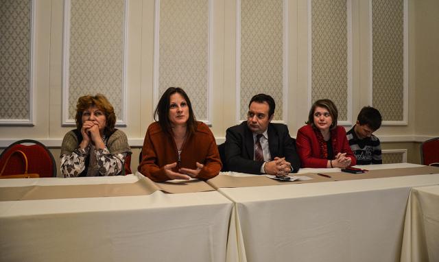 Antonia Tully: „Părinţii sunt nişte maeştri în educarea propriilor copii“