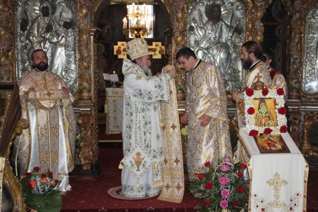 Liturghie arhierească la catedrala din Roman