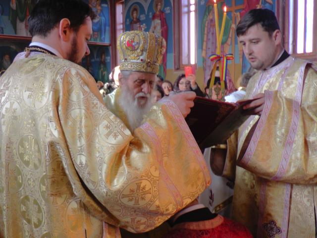 Slujire arhierească în parohia suceveană „Sfânta Treime‟ - Frumoasa