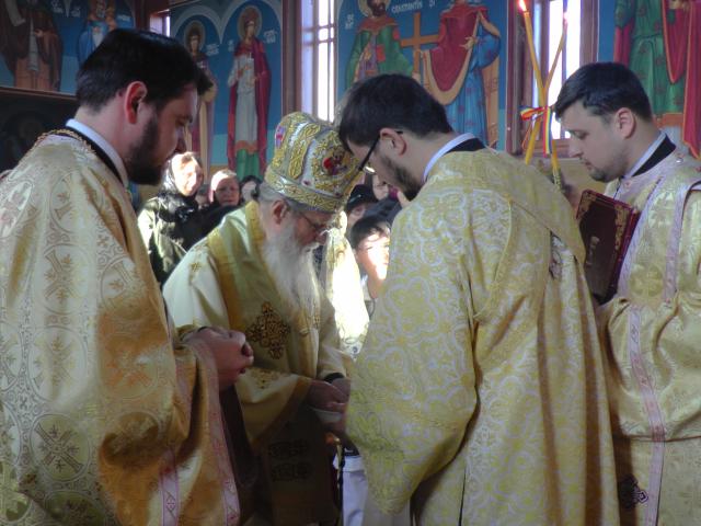 Slujire arhierească în parohia suceveană „Sfânta Treime‟ - Frumoasa