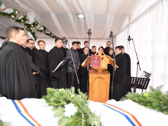 „Acum, la ceas de mare sărbătoare, Mănăstirea Zosin arată precum Raiul”