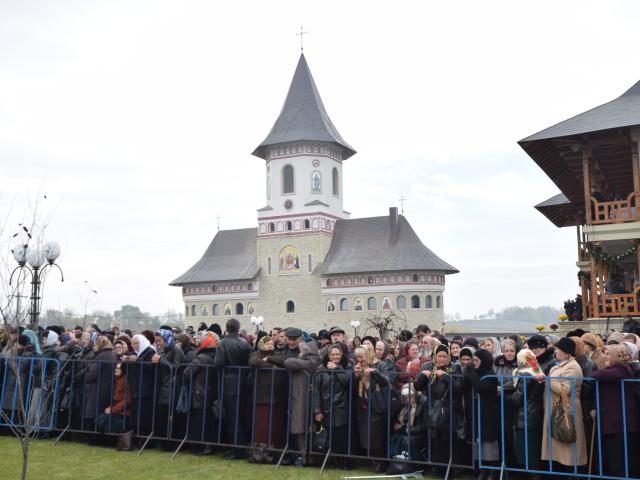 „Acum, la ceas de mare sărbătoare, Mănăstirea Zosin arată precum Raiul”