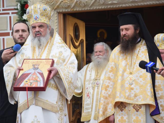 „Acum, la ceas de mare sărbătoare, Mănăstirea Zosin arată precum Raiul”