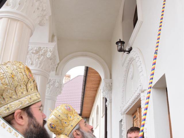 Patriarhul Daniel, la Rădăuți: „Arătăm prin rugăciune şi pomenire că rugăciunea este iubirea mai tare decât moartea”