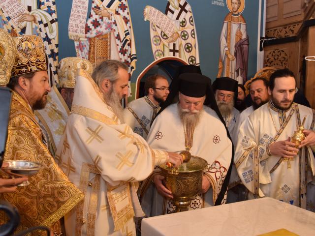 Patriarhul Daniel, la Rădăuți: „Arătăm prin rugăciune şi pomenire că rugăciunea este iubirea mai tare decât moartea”