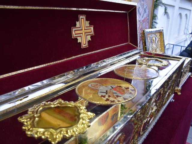 Patriarhul Daniel, la Rădăuți: „Arătăm prin rugăciune şi pomenire că rugăciunea este iubirea mai tare decât moartea”