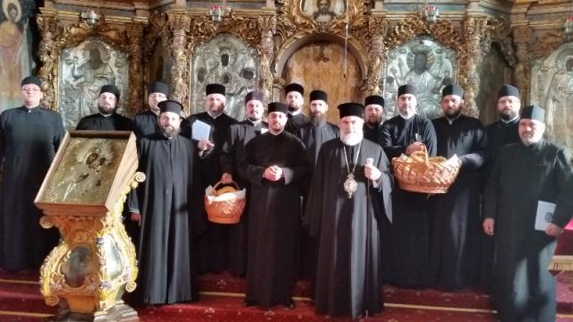 Corala preoțească a Protopopiatului Iași III a cântat „colindul sfânt și bun”
