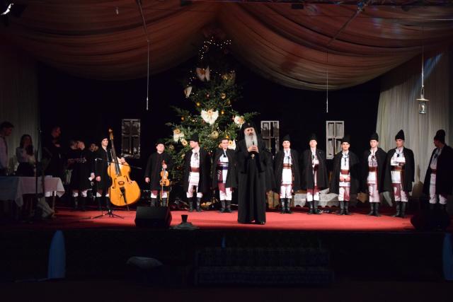 Concertul de colinde al Mitropoliei Moldovei și Bucovinei a aprins „opaițul” iubirii de tradiție și neam