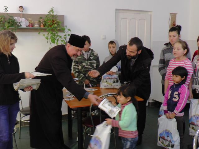 Daruri din partea Arhiepiscopiei Sucevei pentru copiii Centrului de plasament Solca