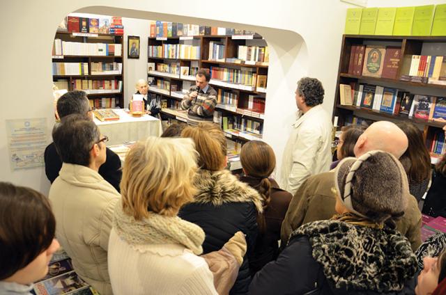 Seara de poezie creştină cu tema „Poeţi români în căutarea lui Dumnezeu“