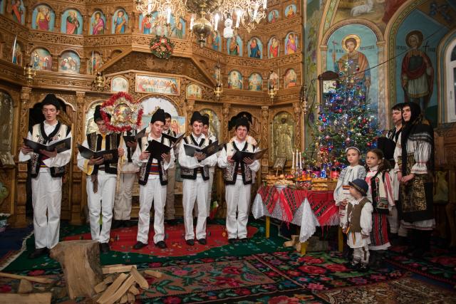 „Sărbătoarea Crăciunului și a Anului Nou la casa românului” la parohia „Sfântul Nicolae” din Piatra Neamţ