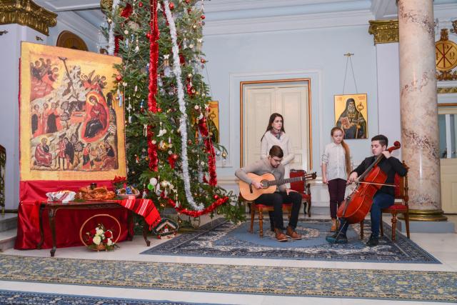 Colindători la Reședința Mitropolitană - Grup vocal-instrumental, Universitatea de Arte „George Enescu” din Iași