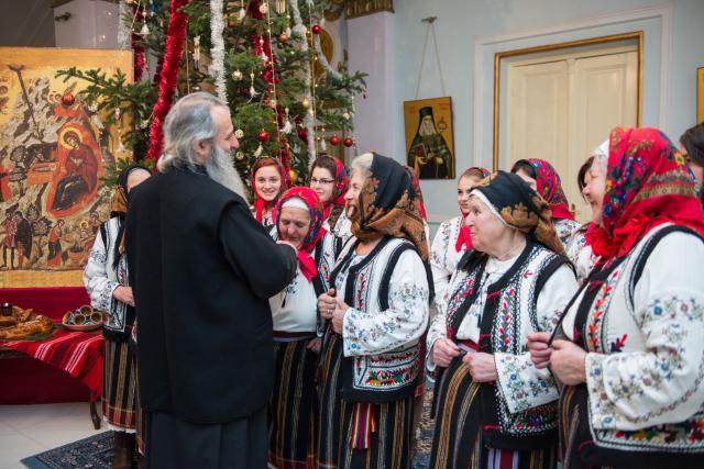 Colindători la Reședința Mitropolitană - Grupul "Ţărăncuţa" din Mogoşeşti, Iaşi