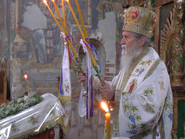 Mănăstirea Probota și-a sărbătorit ocrotitorul