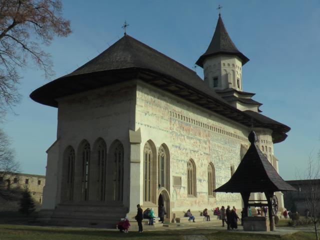 Mănăstirea Probota și-a sărbătorit ocrotitorul