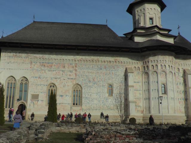 Mănăstirea Probota și-a sărbătorit ocrotitorul