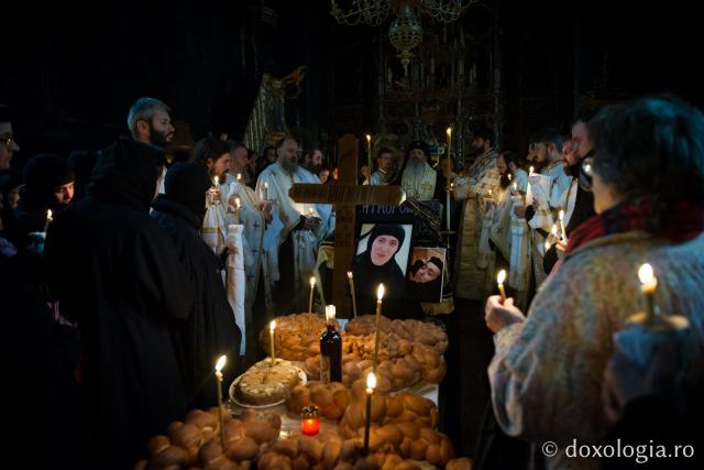 Sâmbătă, 5 decembrie, a fost săvârşită slujba de înmormântare a maicii Rafaela Urdă
