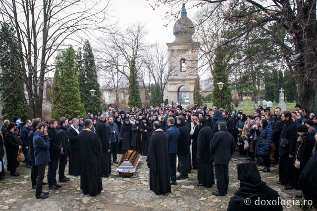 Sâmbătă, 5 decembrie, a fost săvârşită slujba de înmormântare a maicii Rafaela Urdă