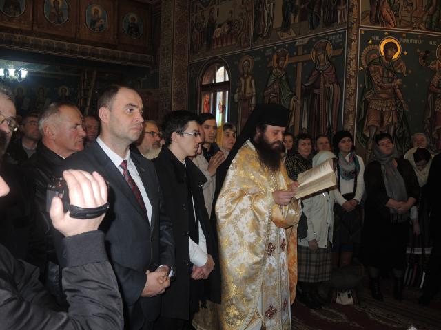Liturghie arhierească și hirotesie de stareț, la Mănăstirea „Sfânta Cruce” din județul Neamț