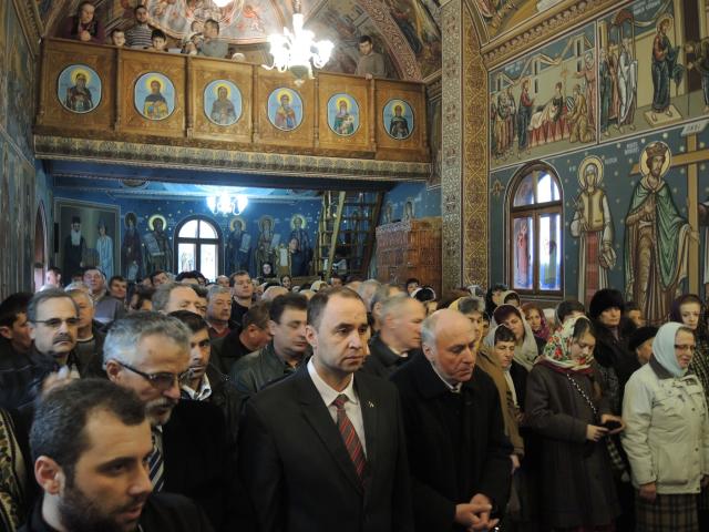 Liturghie arhierească și hirotesie de stareț, la Mănăstirea „Sfânta Cruce” din județul Neamț