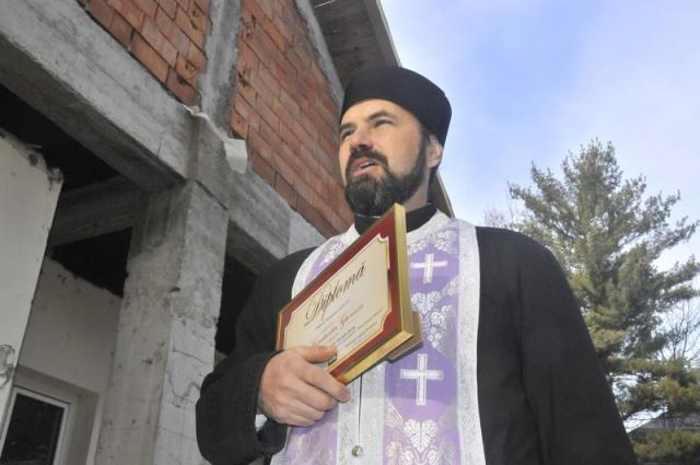 Părintele Constantin Gherasim, premiat de cotidianul &quot;Deşteptarea&quot;