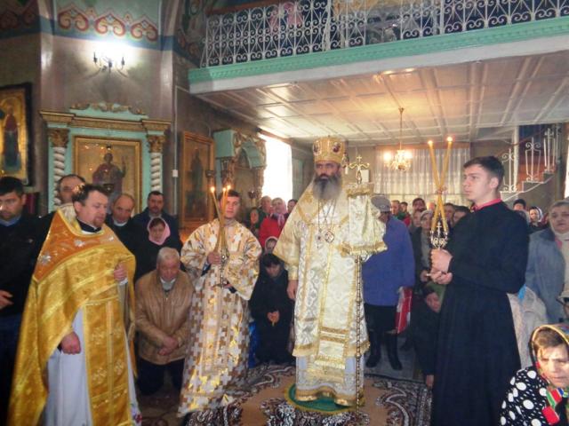 Liturghie arhierească la biserica „Sfântul Ierarh Nicolae” din Călărași, Republica Moldova