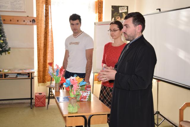 Tombolă caritabilă organizată de studenții Facultății de Teologie Ortodoxă din Iași