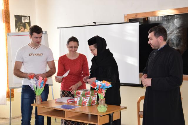 Tombolă caritabilă organizată de studenții Facultății de Teologie Ortodoxă din Iași