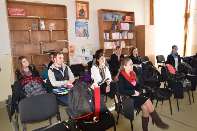 Tombolă caritabilă organizată de studenții Facultății de Teologie Ortodoxă din Iași