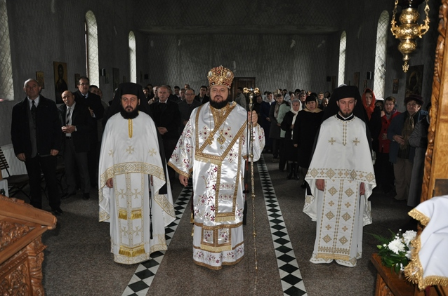 Liturghie arhierească la Mănăstirea Bobota