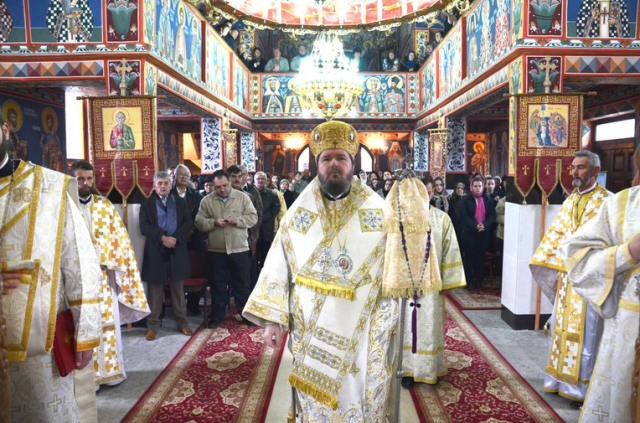 Episcopul Oradiei a slujit în biserica „Sfântul Apostol Andrei” din Beiuș