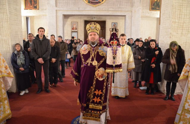 Prima Liturghie săvârșită în noua biserică a Mănăstirii Izbuc