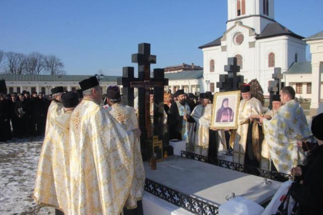 Arhiepiscopul Eftimie Luca, pomenit la catedrala din Roman
