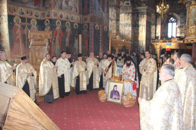 Arhiepiscopul Eftimie Luca, pomenit la catedrala din Roman
