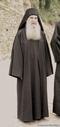 Părintele Arsenie Simonopetritul – monahul care făcea metanii și toată noaptea rugăciune