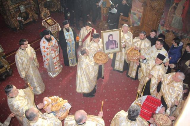 Arhiepiscopul Eftimie Luca, pomenit la catedrala din Roman