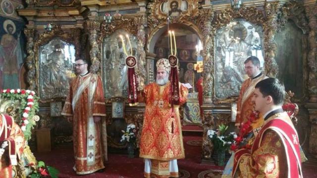 Liturghie arhierească în Catedrala Arhiepiscopală din Roman