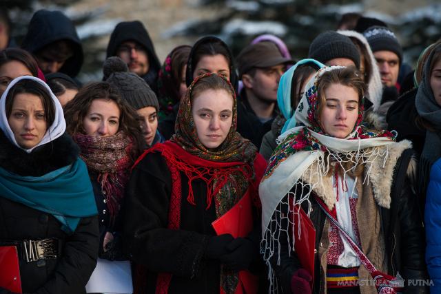 280 de ascoreni au petrecut Anul Nou la Mănăstirea Putna