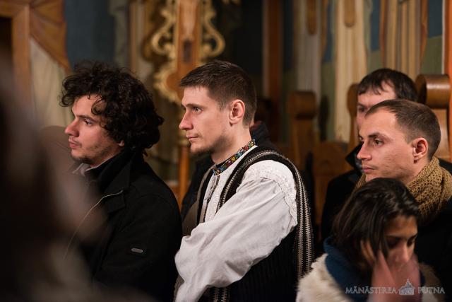 280 de ascoreni au petrecut Anul Nou la Mănăstirea Putna