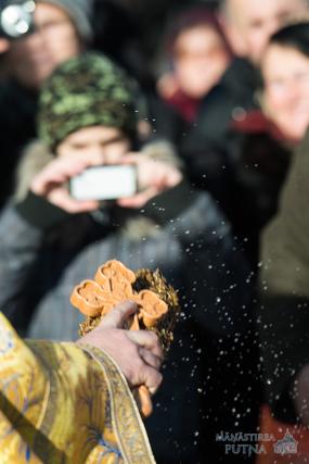 Slujba Bobotezei la Mănăstirea Putna