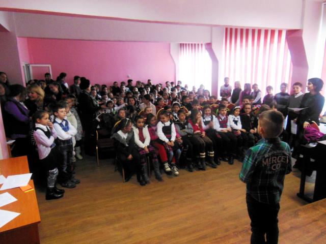 Expoziție și concurs literar-artistic la Roznov: „Prietenii lui Eminescu”