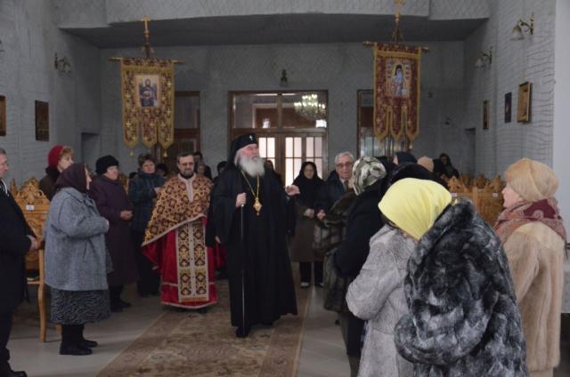 Mitropolitul Banatului a vizitat biserica parohiei Deta
