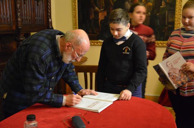 Eveniment deosebit la Muzeul Unirii din Iași: lansarea cărții pentru copii „Cuza Vodă și făcliile Unirii”